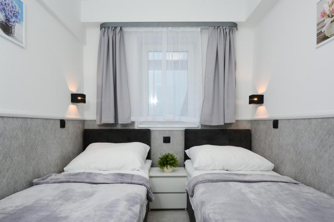 Apartamenty Prestige Леба Екстериор снимка